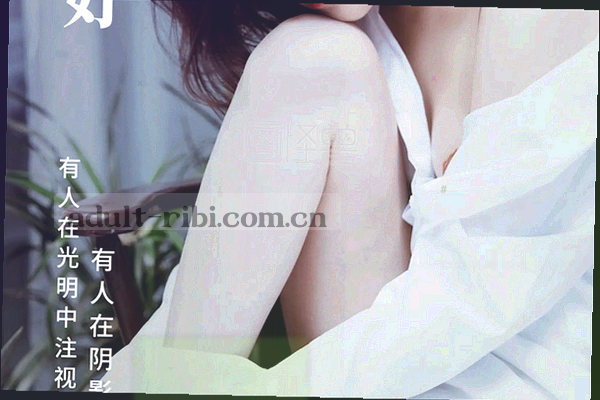 演员剪影侧脸，光影反差